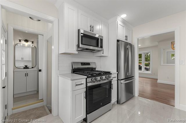35158 Parkdale Street, Livonia, MI 48150