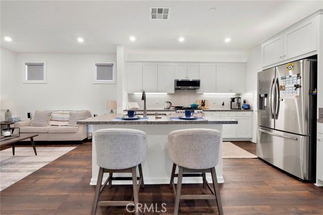 240 Tavern Creek Ln, Palmdale, CA 93551