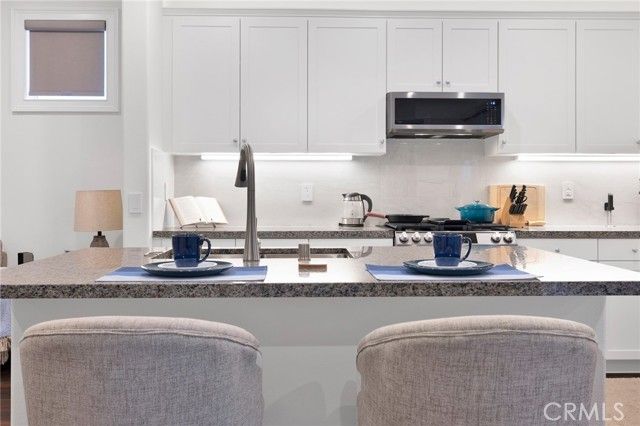 240 Tavern Creek Ln, Palmdale, CA 93551