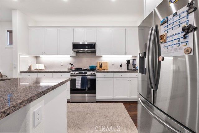 240 Tavern Creek Ln, Palmdale, CA 93551