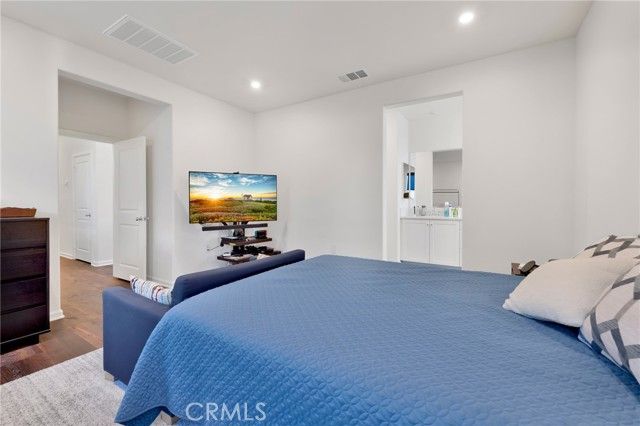 240 Tavern Creek Ln, Palmdale, CA 93551