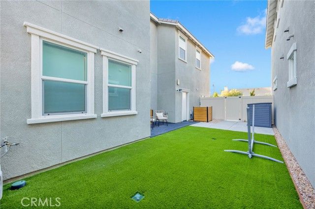 240 Tavern Creek Ln, Palmdale, CA 93551