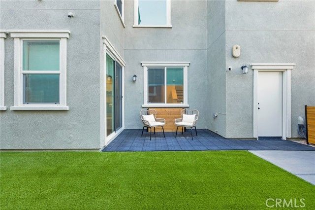 240 Tavern Creek Ln, Palmdale, CA 93551