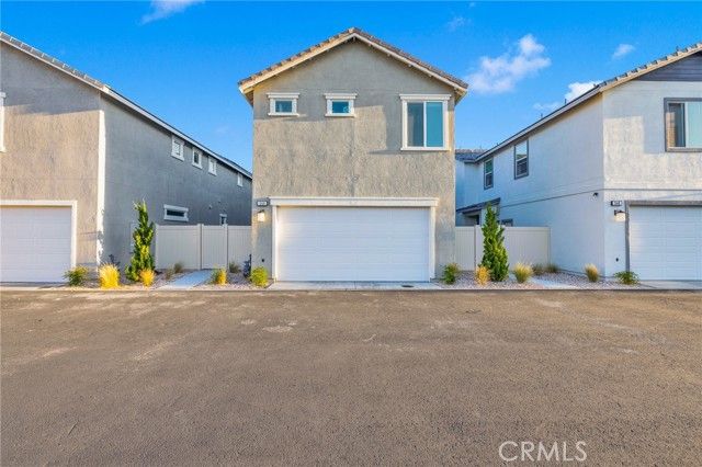 240 Tavern Creek Ln, Palmdale, CA 93551