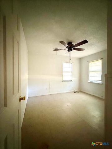 607 Curry Avenue, Copperas Cove, TX 76522