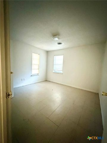607 Curry Avenue, Copperas Cove, TX 76522