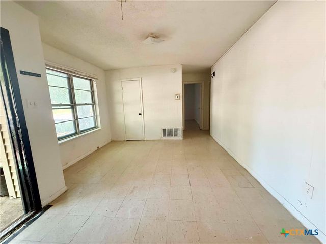 607 Curry Avenue, Copperas Cove, TX 76522