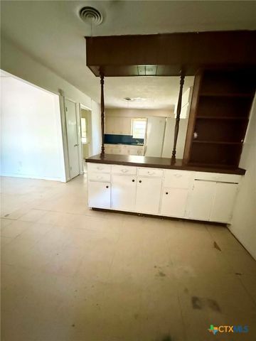 607 Curry Avenue, Copperas Cove, TX 76522