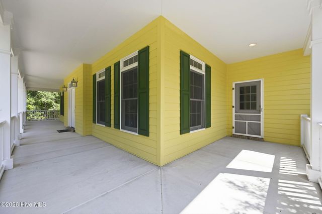 303 Creekview Drive, Hampstead, NC 28443