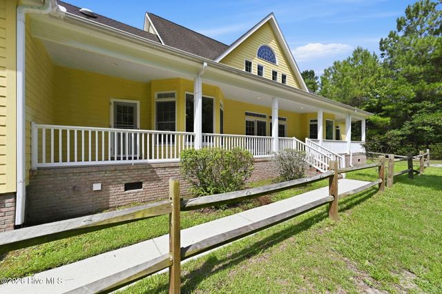 303 Creekview Drive, Hampstead, NC 28443