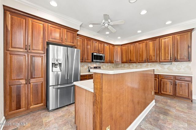 303 Creekview Drive, Hampstead, NC 28443