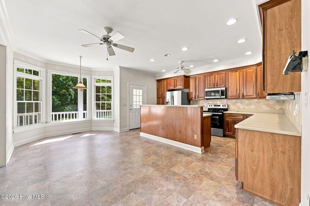 303 Creekview Drive, Hampstead, NC 28443