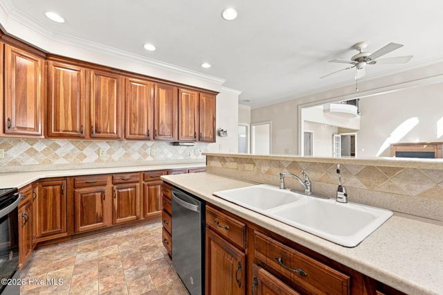 303 Creekview Drive, Hampstead, NC 28443