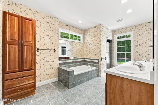 303 Creekview Drive, Hampstead, NC 28443