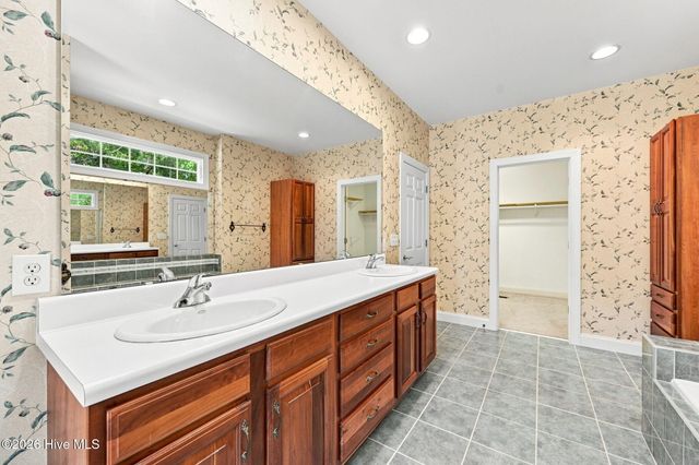 303 Creekview Drive, Hampstead, NC 28443