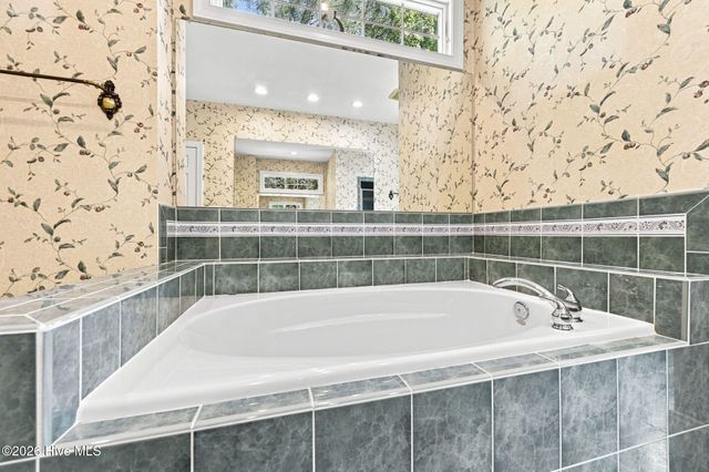 303 Creekview Drive, Hampstead, NC 28443