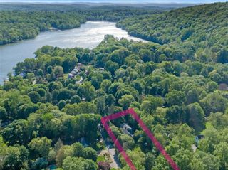 1 Lakeview Road, South Salem, NY 10590