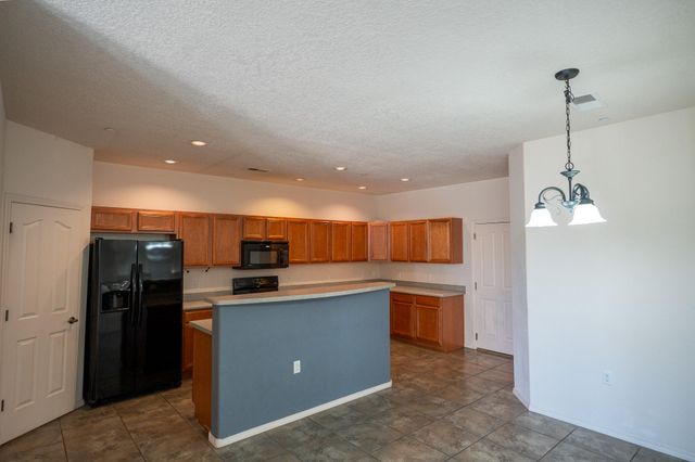 601 MENAUL Boulevard NE 2304, Albuquerque, NM 87107