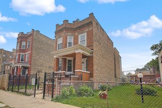 852 N Springfield Avenue, Chicago, IL 60651