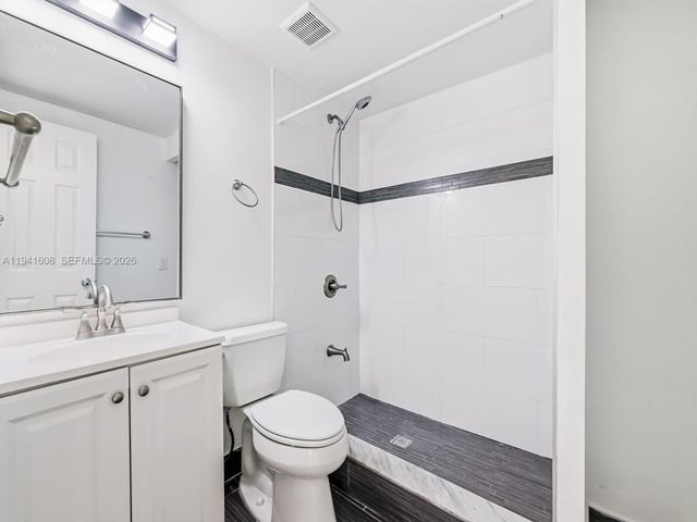 8714 NW 153rd Ter 1, Miami Lakes, FL 33018