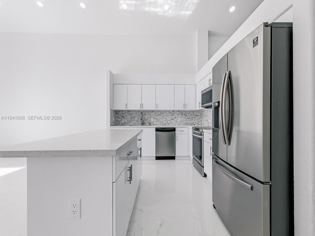 8714 NW 153rd Ter 1, Miami Lakes, FL 33018