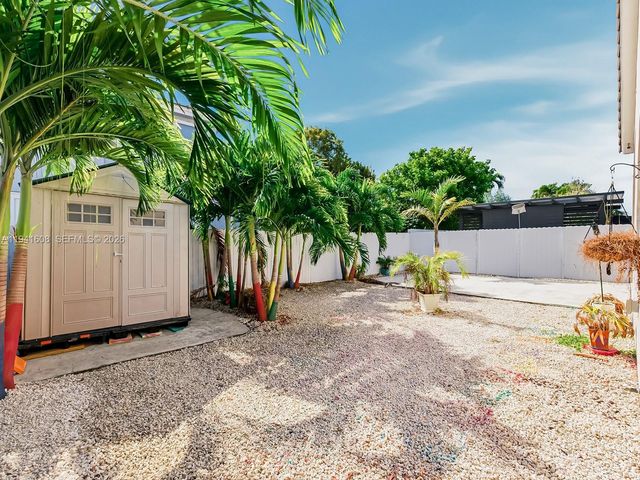 8714 NW 153rd Ter 1, Miami Lakes, FL 33018