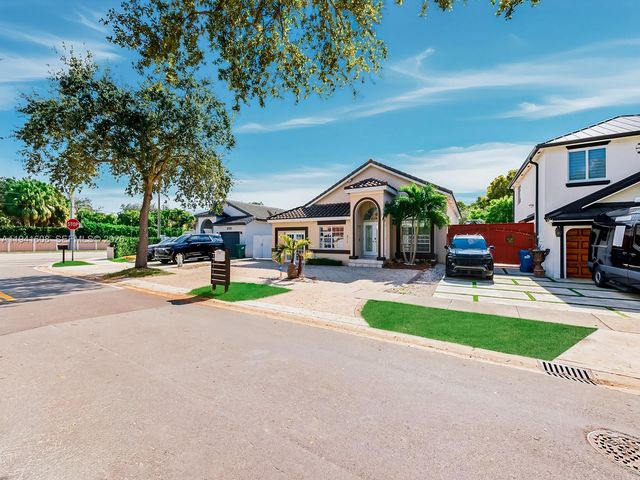 8714 NW 153rd Ter 1, Miami Lakes, FL 33018