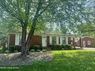 401 S 6th St, Bardstown, KY 40004