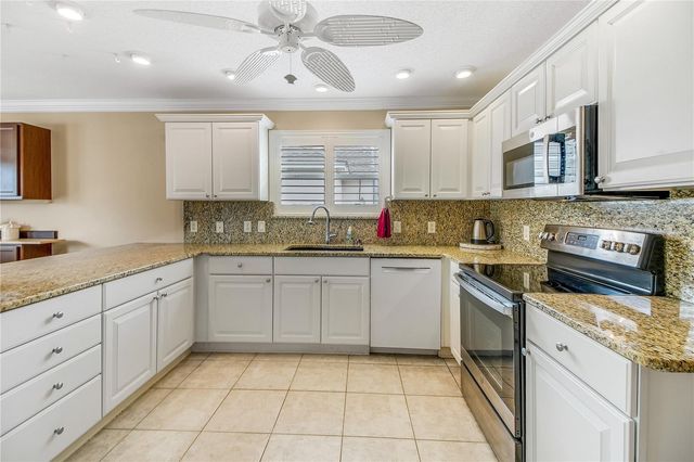 1958 SOMERSET AVENUE, The Villages, FL 32162