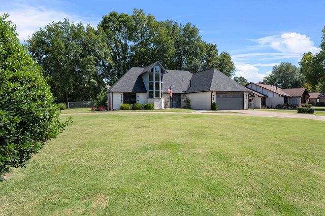 1934 Birnamwood Drive, Miami, OK 74354