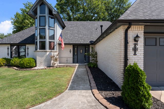 1934 Birnamwood Drive, Miami, OK 74354