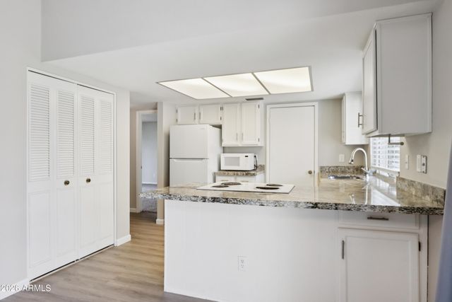 4546 W CONTINENTAL Drive, Glendale, AZ 85308