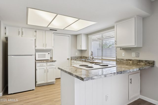 4546 W CONTINENTAL Drive, Glendale, AZ 85308