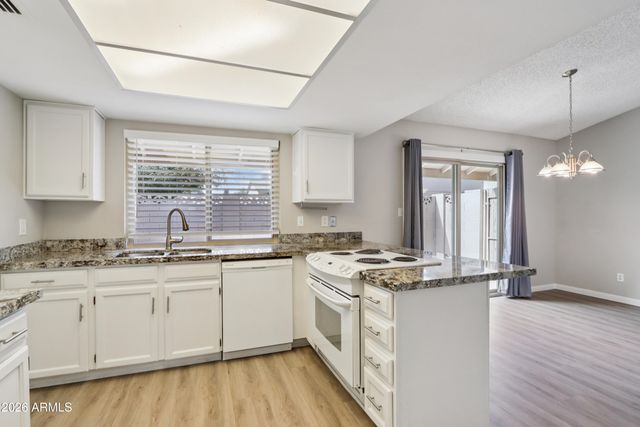 4546 W CONTINENTAL Drive, Glendale, AZ 85308