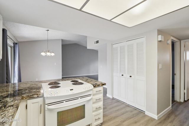 4546 W CONTINENTAL Drive, Glendale, AZ 85308