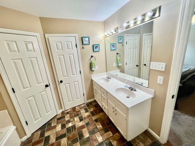 13931 Lynn St, Walker, LA 70785