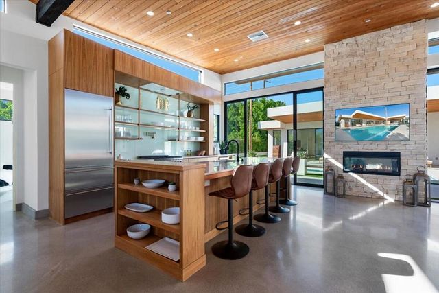 524 E E Miraleste Court Court, Palm Springs, CA 92262