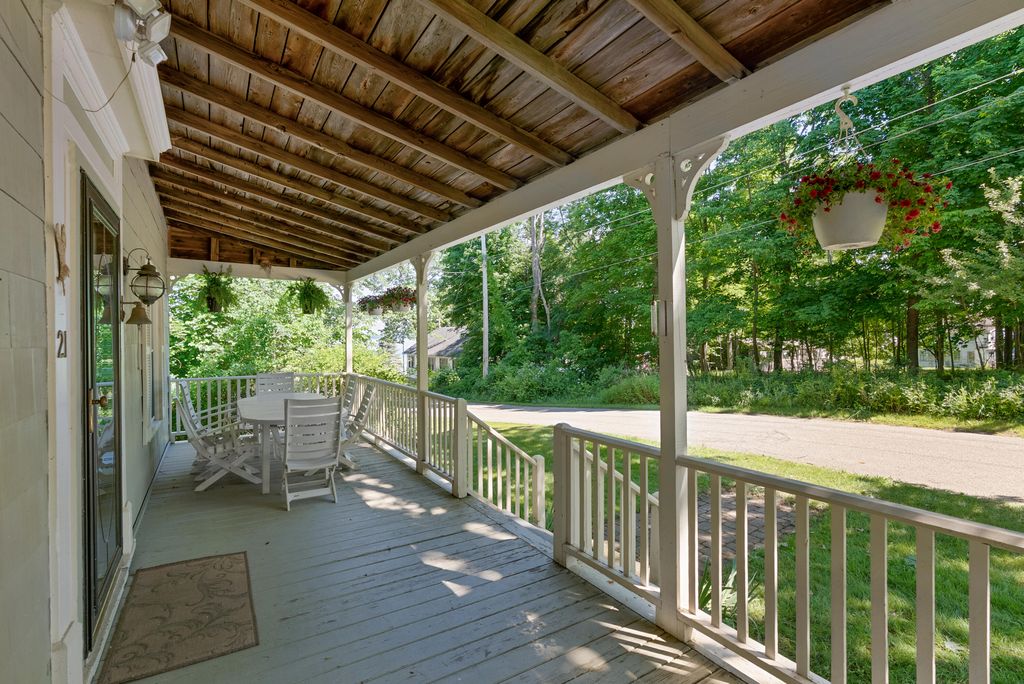 21 Beach Avenue, Long Island, ME 04050 — photo 2