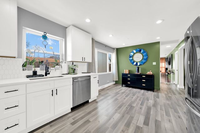 3700 W 81st Place, Chicago, IL 60652