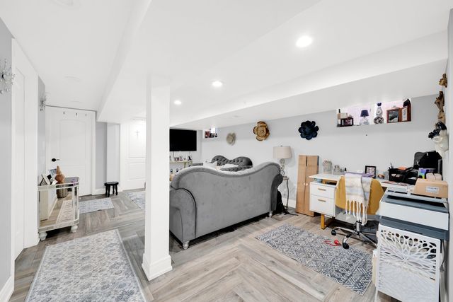 3700 W 81st Place, Chicago, IL 60652