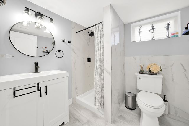 3700 W 81st Place, Chicago, IL 60652