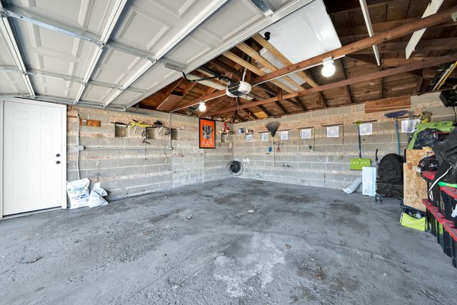 3700 W 81st Place, Chicago, IL 60652