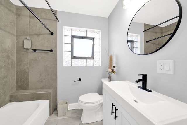 3700 W 81st Place, Chicago, IL 60652