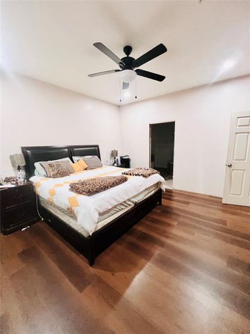 54 Road 5203, Cleveland, TX 77327