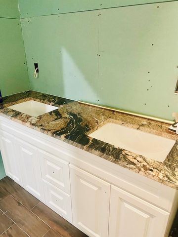 54 Road 5203, Cleveland, TX 77327