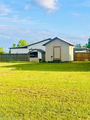 54 Road 5203, Cleveland, TX 77327