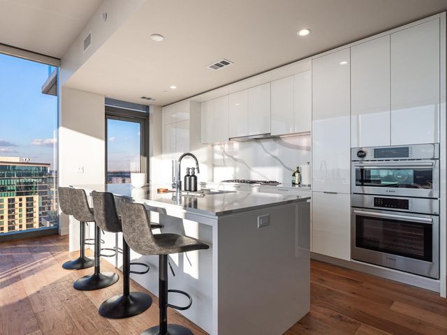 44 East Ave 4303, Austin, TX 78701