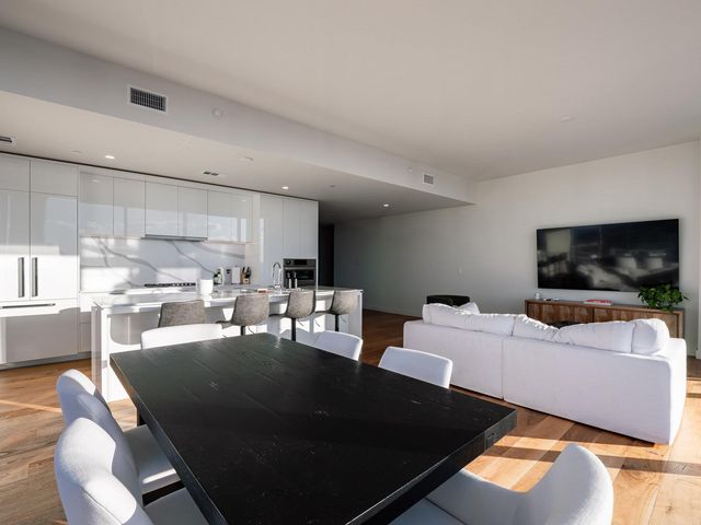 44 East Ave 4303, Austin, TX 78701