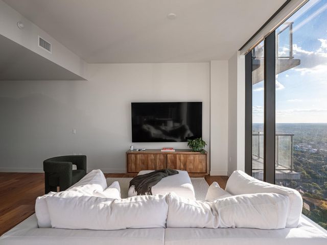 44 East Ave 4303, Austin, TX 78701