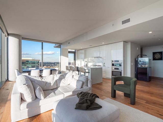 44 East Ave 4303, Austin, TX 78701